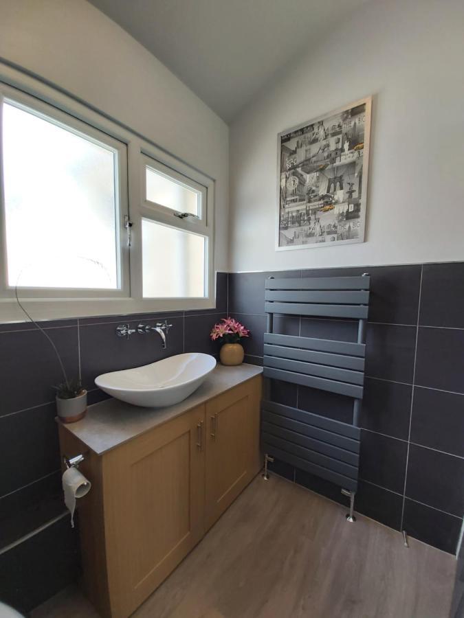 Апартаменты Beautifully Renovated 2 Bed Flat - Close To Beach Саутенд-он-Си Экстерьер фото